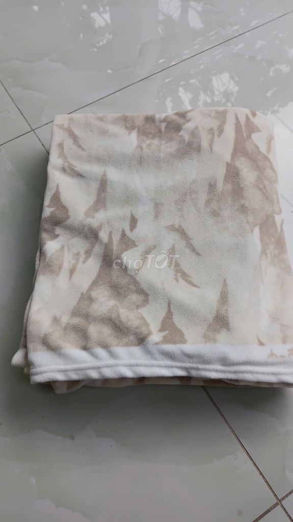Chăn mền nỉ mỏng màu Mây ngà 1m6 x 2m. Mua bán Giường, chăn ga gối nệm tại Huyện Hóc Môn Tp Hồ Chí Minh được đăng bởi Nhứt Tân hình 1