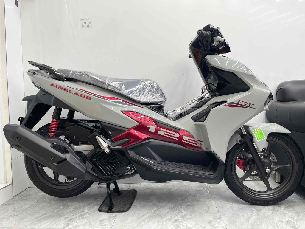 ⭐️ 𝗤𝘂𝗮́ 𝗠𝗼̛́𝗶 ( 𝗔𝗶𝗿𝗯𝗹𝗮𝗱𝗲 𝟮𝟬𝟮𝟰/𝟰𝗩𝗮𝗹 𝗠𝗮̀𝘂 𝗛𝗢𝗧). Mua bán Xe máy tại Thành phố Vĩnh Long Vĩnh Long được đăng bởi Gia Kiệt  hình 3