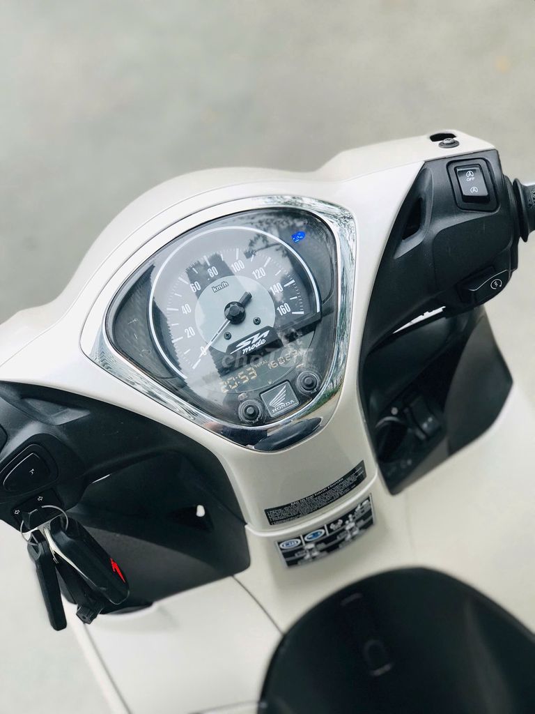 Honda SH Mode 2020 Xám. Mua bán Xe máy tại Quận Hoàng Mai Hà Nội được đăng bởi Xe may Duc Anh hình 3