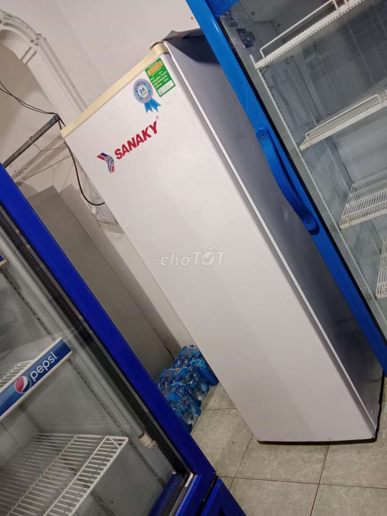 Tủ đông đứng Sanaky 230hy