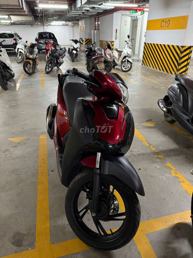 Хонда SH125i CBS красная