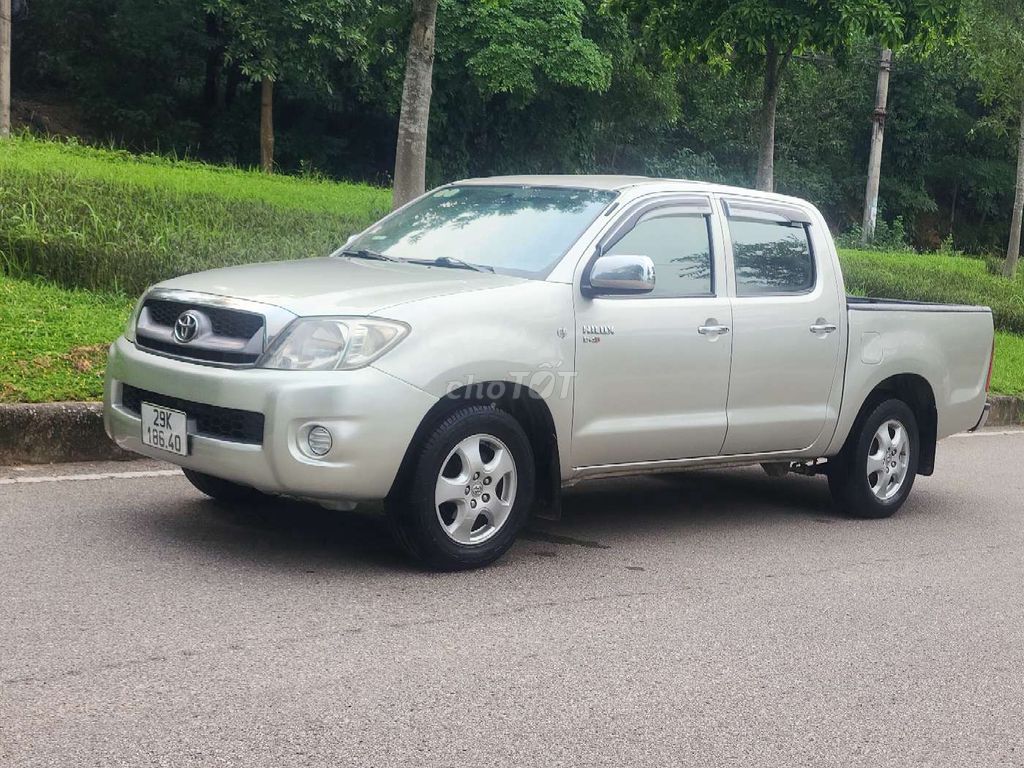 Toyota Hilux sx2011 máy dầu ,xe zin đét .. Mua bán Ô tô tại Huyện Sóc Sơn Hà Nội được đăng bởi Thế Auto  hình 3