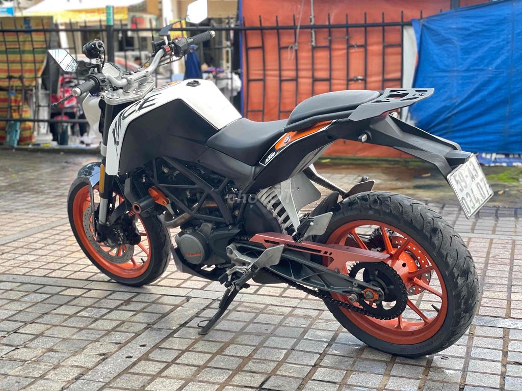 Motor KTM Duke 200 2014 trả trc 17tr nhận xe. Mua bán Xe máy tại Quận 7 Tp Hồ Chí Minh được đăng bởi Dương Đạt hình 4