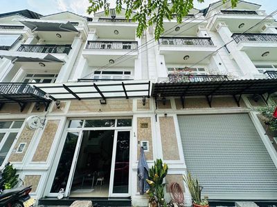 Nhà HXH 3 tầng ngay chơ Hiệp Bình