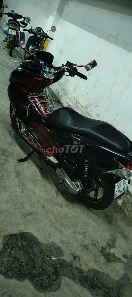 Honda PCX Đỏ đen. Mua bán Xe máy tại Quận Bình Tân Tp Hồ Chí Minh được đăng bởi Mr Dương hình 2