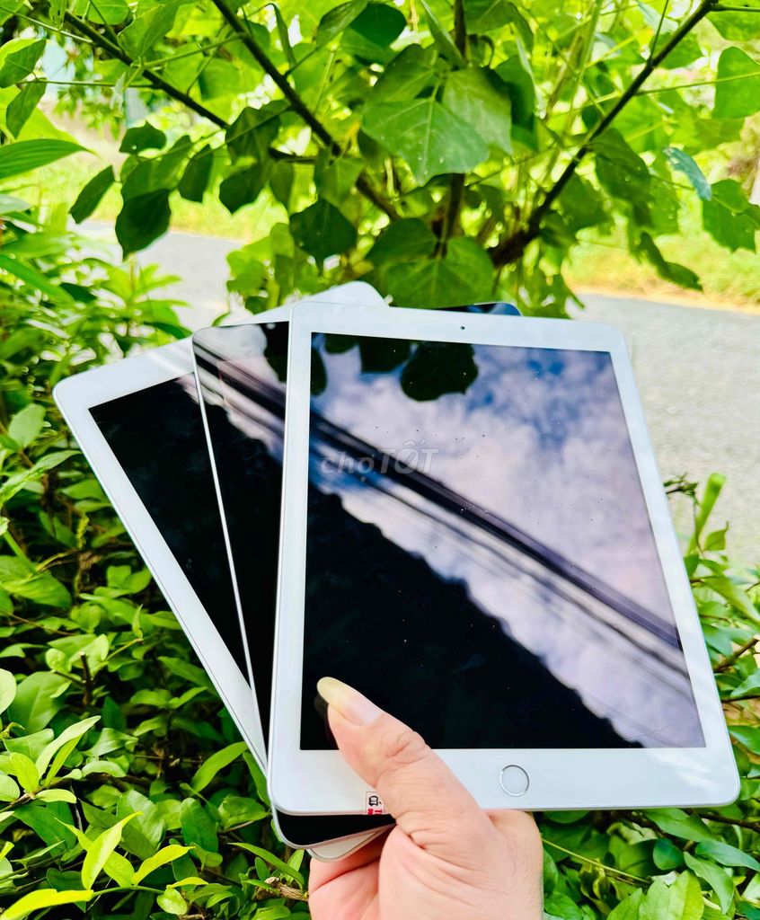 Apple iPad Gen 6 Wifi + 4G 32GB Bạc. Mua bán Máy tính bảng tại Thành phố Cà Mau Cà Mau được đăng bởi Nguyễn An hình 1