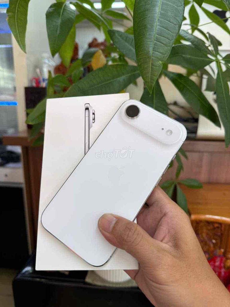 iPhone Air 256GB Trắng Vn sạt 40 lần keng. Mua bán Điện thoại tại Quận 7 Tp Hồ Chí Minh được đăng bởi mrlao hình 1