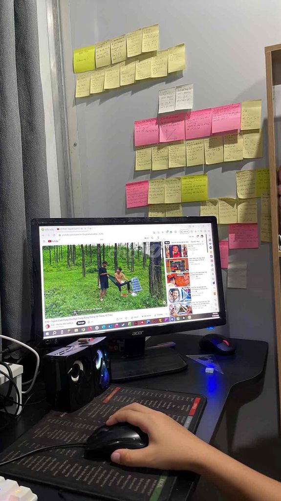 Màn hình Acer V195HQL 19 inch HD Đen. Mua bán Phụ kiện (Màn hình, Chuột...) tại Huyện Văn Chấn Yên Bái được đăng bởi Huy Bùi hình 1