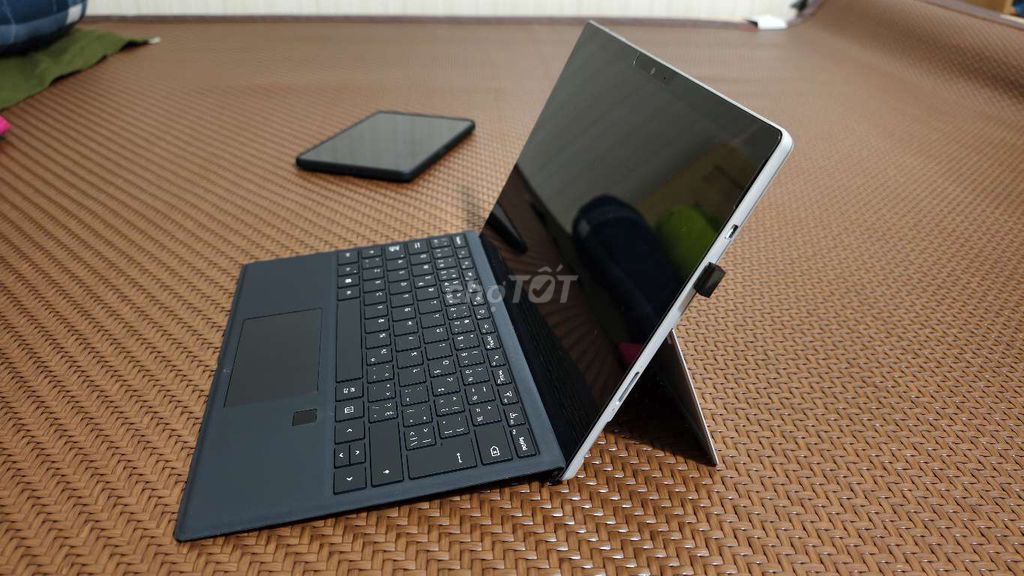 Microsoft Surface Pro 5 I5-7300U 8GB/256GB. Mua bán Laptop tại Huyện Quỳnh Phụ Thái Bình được đăng bởi Chun Chun hình 1