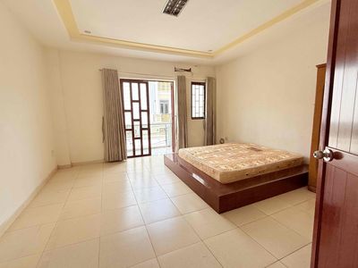 phòng ban công thoáng rộng rãi kdc gia hoà gần ql50 bx q8 ueh