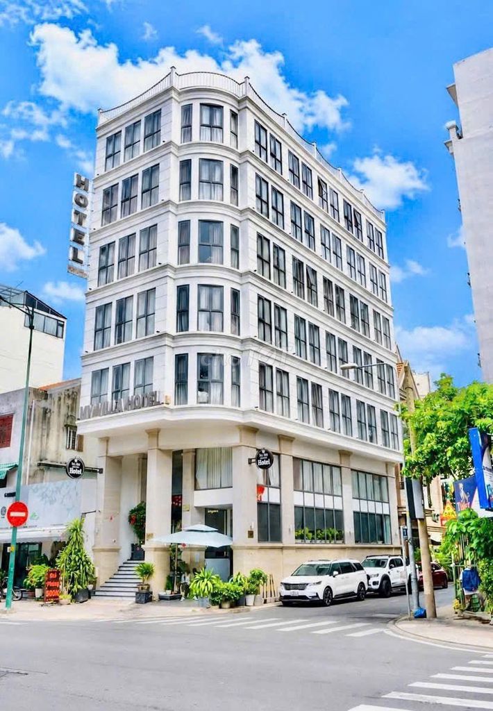 Cho thuê Khách sạn Góc 2MT Bạch Đằng 6x20m 6Tầng st 27PN
