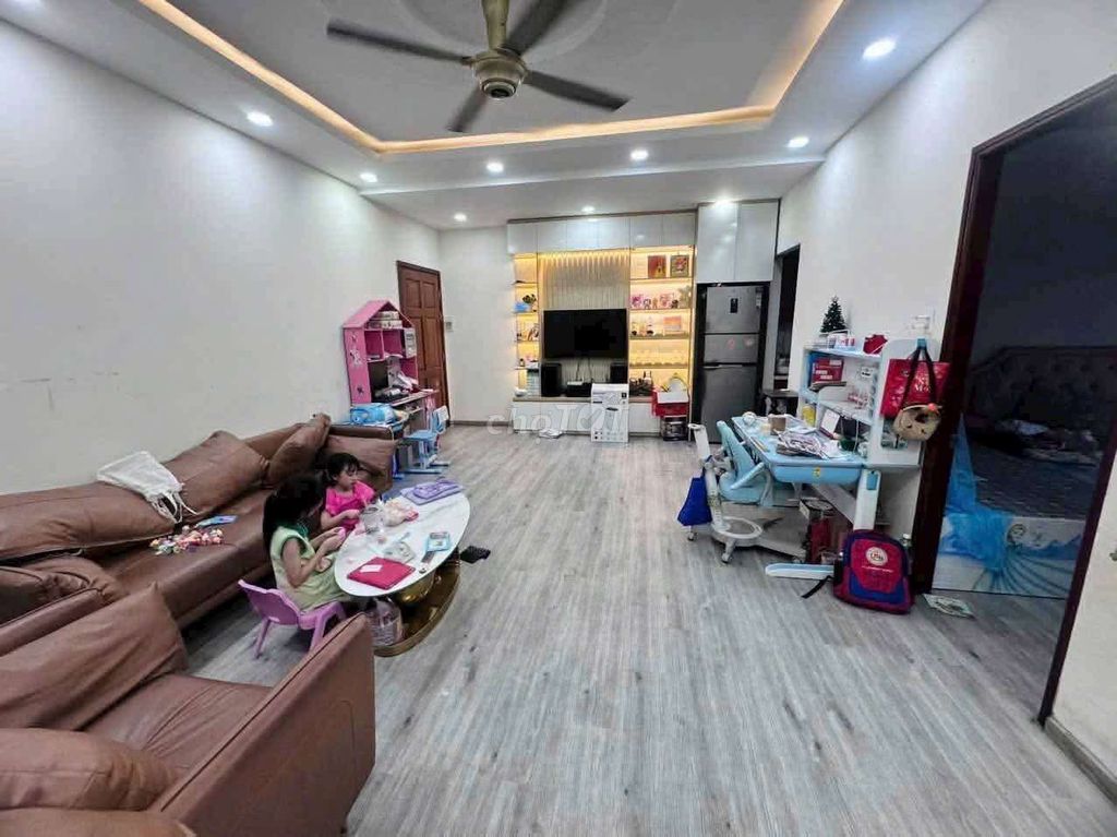 BÁN CHUNG CƯ TÂY THẠNH LẦU 1 DT 72M 2PN Y HÌNH 