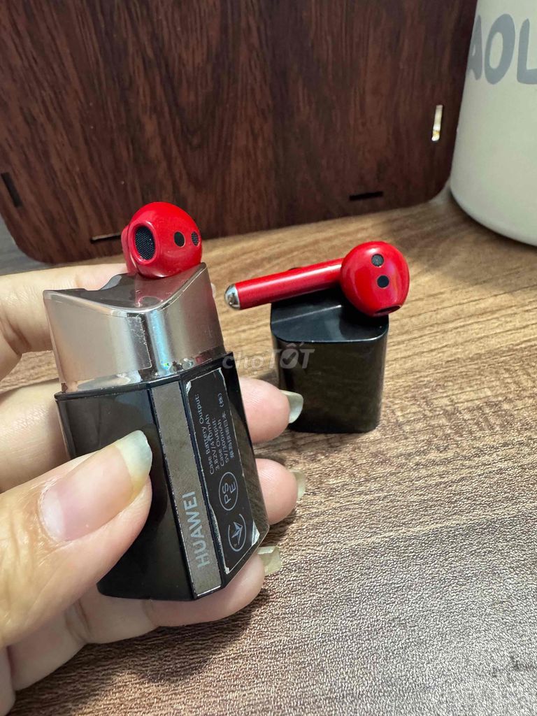 PASS] THỎI SON CÔNG NGHỆ - HUAWEI FREEBUDS LIPSTIC. Mua bán Thiết bị đeo thông minh tại Quận Bình Thạnh Tp Hồ Chí Minh được đăng bởi Hanna  hình 1