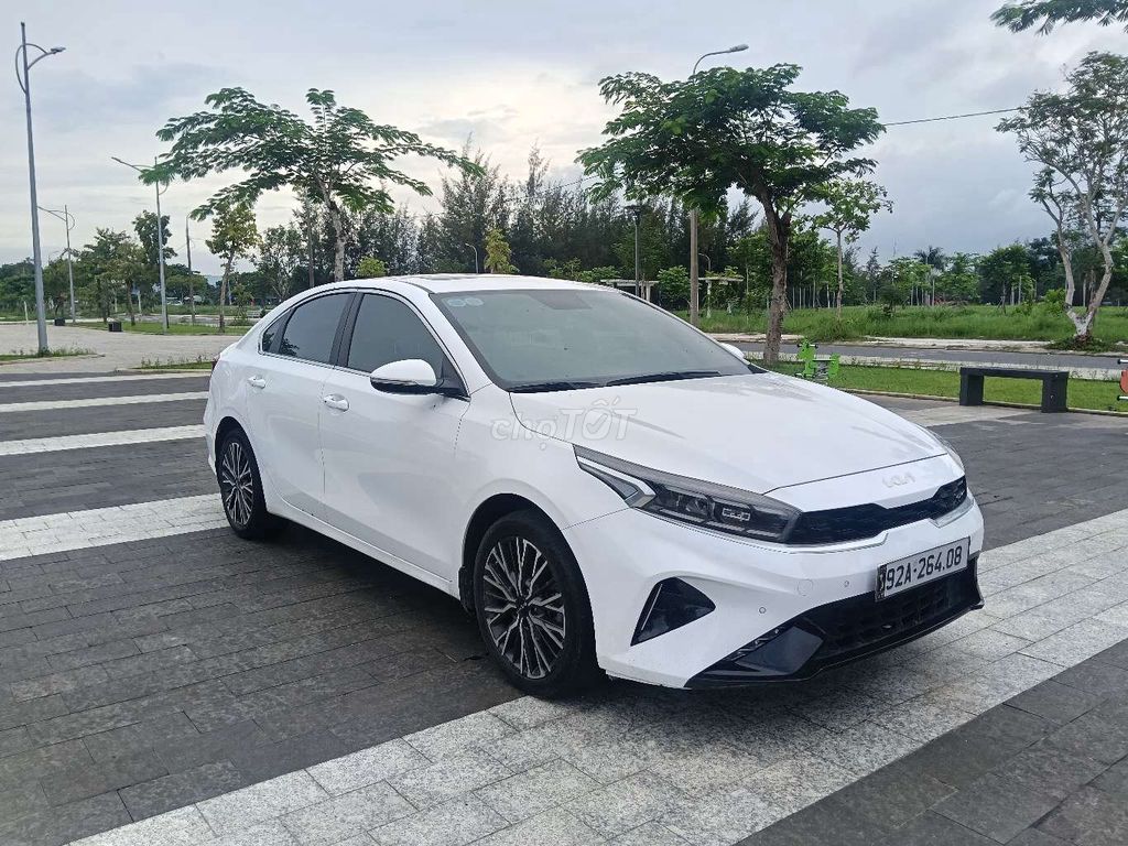 KIA K3 AT Премиум 2021 белый 63 000 км