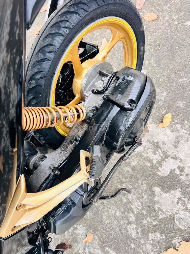 Yamaha Nouvo 4 Đen vàng. Mua bán Xe máy tại Thị xã Bến Cát Bình Dương được đăng bởi xe máy trả góp tín nghĩa  hình 3