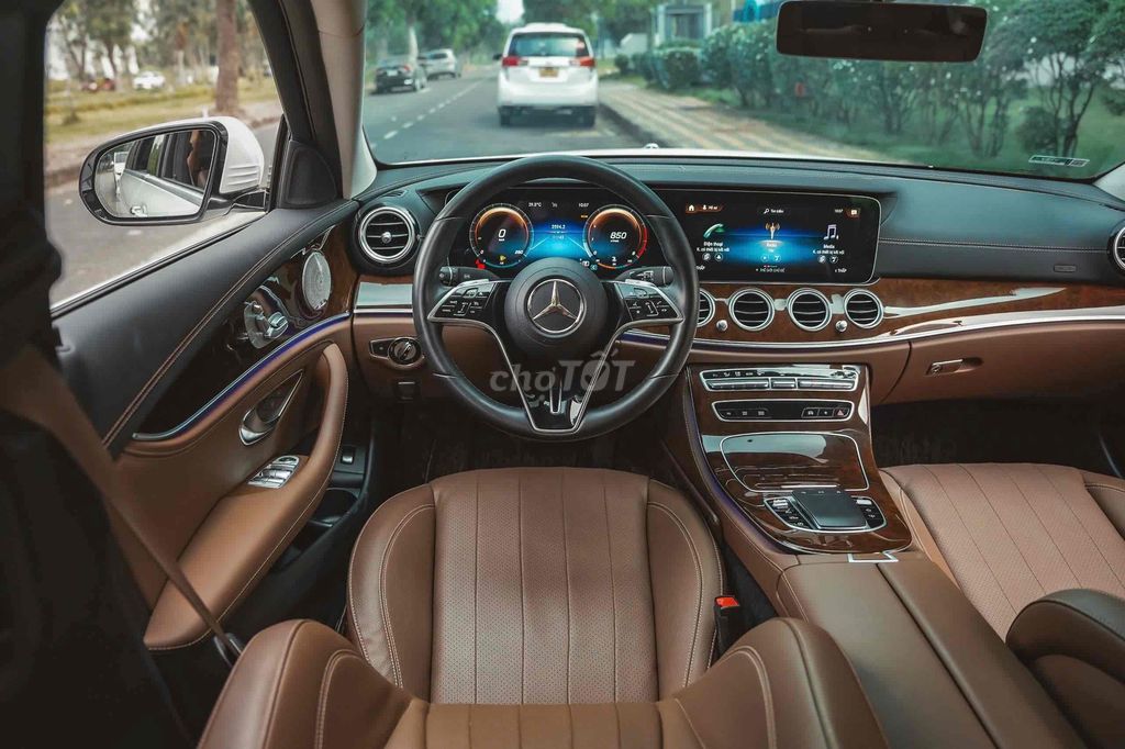 Mercedes Benz E Class 2023 - 6999 km cực đẹp. Mua bán Ô tô tại Quận 7 Tp Hồ Chí Minh được đăng bởi Hoàng Anh Tuấn hình 7