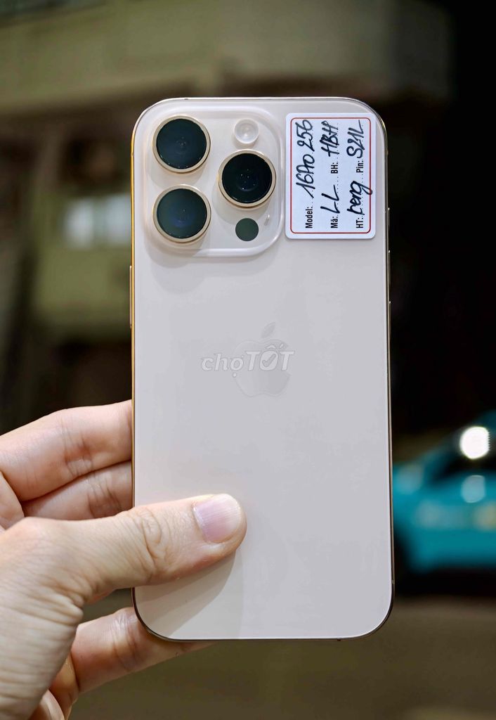 iPhone 16 Pro 256GB Gold Pin 100%. Mua bán Điện thoại tại Quận Đống Đa Hà Nội được đăng bởi Lâm Bảo Tuyên hình 1