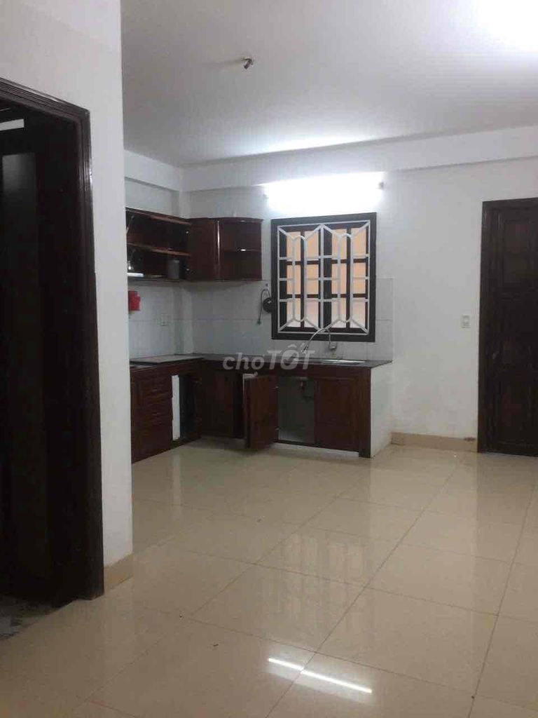 Three-storey house near Nguyễn Tất Thành beach — photo 9