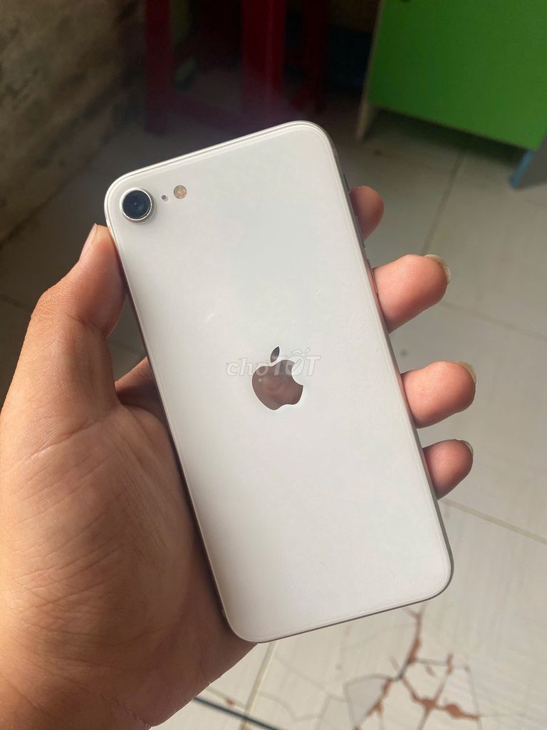 iPhone SE 2 64GB Trắng. Mua bán Điện thoại tại Huyện Chợ Lách Bến Tre được đăng bởi Nhat Phong hình 1