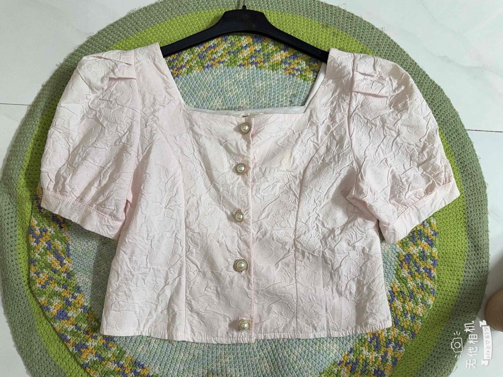 Áo kiểu nữ Vải gấm nổi Hồng nhạt size M. Mua bán Quần áo tại Quận Bình Thạnh Tp Hồ Chí Minh được đăng bởi lan anh hình 1