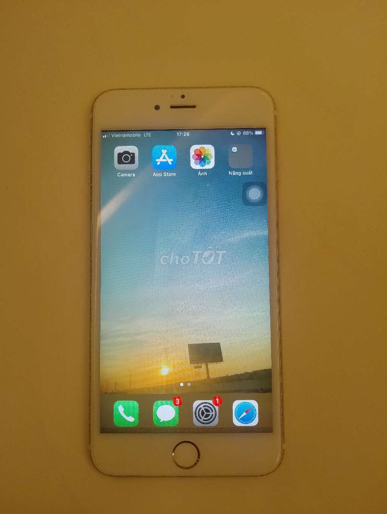 Apple iPhone 6S Plus 16GB Vàng. Mua bán Điện thoại tại Thành phố Thuận An Bình Dương được đăng bởi Nguyễn Hạnh hình 1