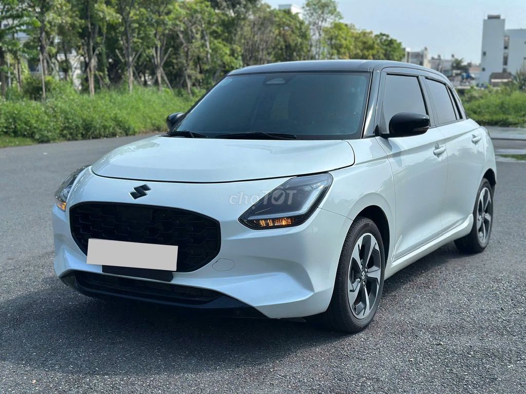 Suzuki Swift 2025 1.2CVT Hybrid Белый 8.000 км