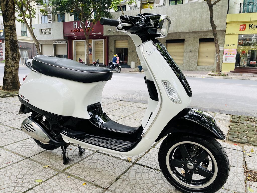 VESPA 125S TRẮNG ĐEN BIỂN 29 XE ĐẸP CHÍNH CHỦ. Mua bán Xe máy tại Quận Cầu Giấy Hà Nội được đăng bởi Lộc Phát hình 3