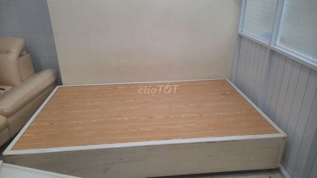 Cần thanh lý giường 1m2 ×1.9m. Như hình ảnh