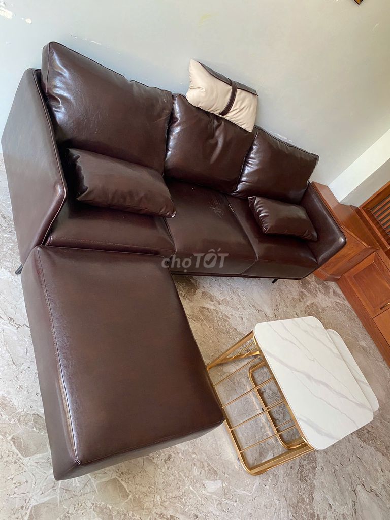Ghế sofa da màu Nâu chưa bàn. Dịch vụ dọn dẹp nhà tại Quận Sơn Trà Đà Nẵng được đăng bởi THẾ GIỚI ĐỒ CŨ ĐÀ NẴNG hình 1