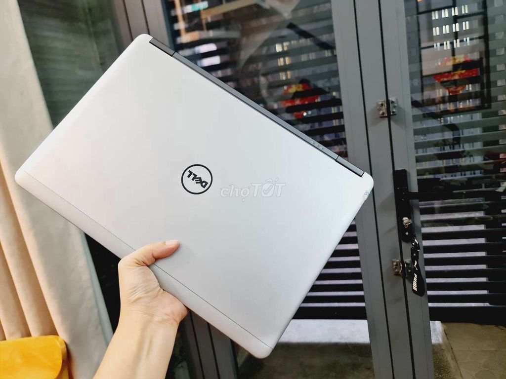 DELL E 7440 MỚI 99% COR I5 RAM 8G SSD 256G