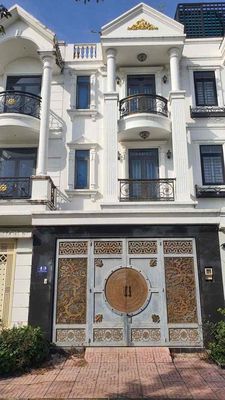 Chủ cần bán gấp căn nhà xây để ở rất đẹp và chắc chắn