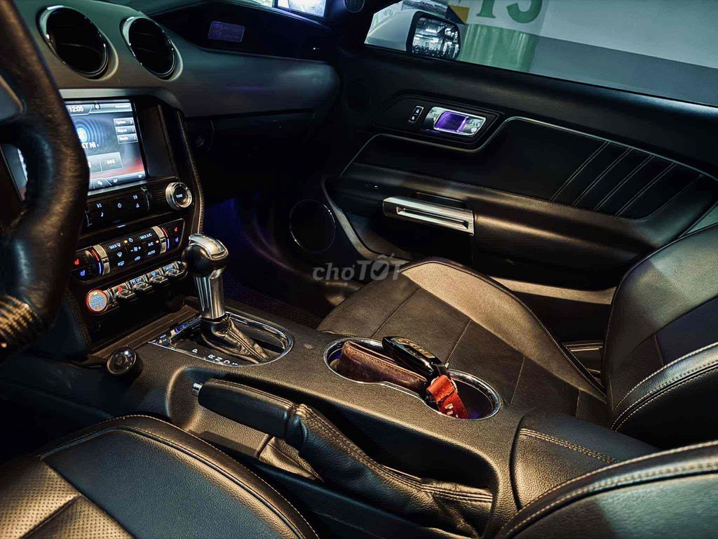 Ford Mustang 2015 EcoBoost - 80000 km. Mua bán Ô tô tại Huyện Xuân Lộc Đồng Nai được đăng bởi Nguyen Hoang Nhi hình 4