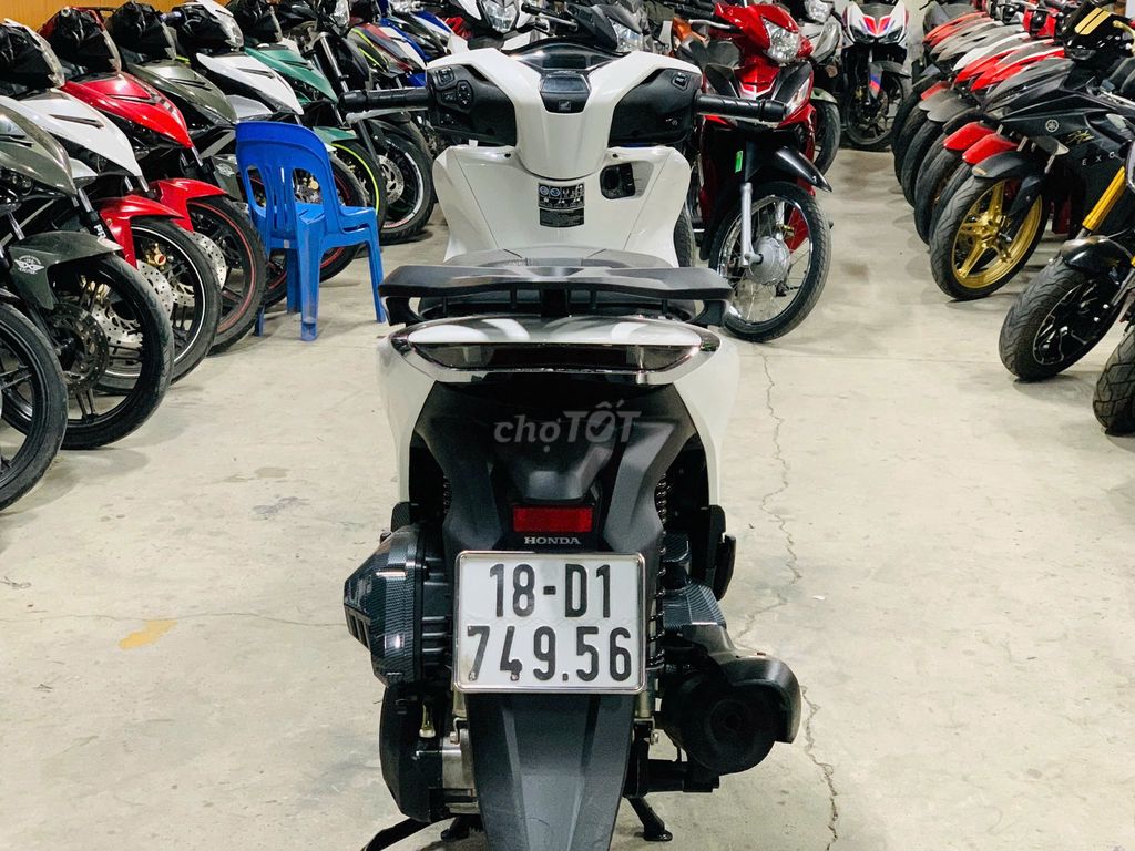 XE MÁYTHANH TÙNG_HONDA SH 125 MÀU TRẮNG ZIN CHẤT. Mua bán Xe máy tại Quận Bắc Từ Liêm Hà Nội được đăng bởi THANH TÙNG hình 6