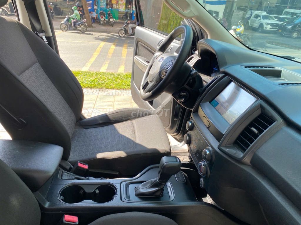 Ford Ranger 2020 XLS 2.2L 4x2 AT - 111500 km. Mua bán Ô tô tại Quận 1 Tp Hồ Chí Minh được đăng bởi Trần Hoàng Long hình 8