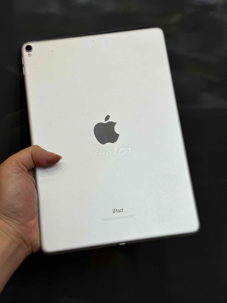 Apple iPad Pro 10.5 inch 64GB Bạc 2017 pin 87 98%. Mua bán Máy tính bảng tại Quận Ninh Kiều Cần Thơ được đăng bởi Quý Mobile Cần thơ hình 1
