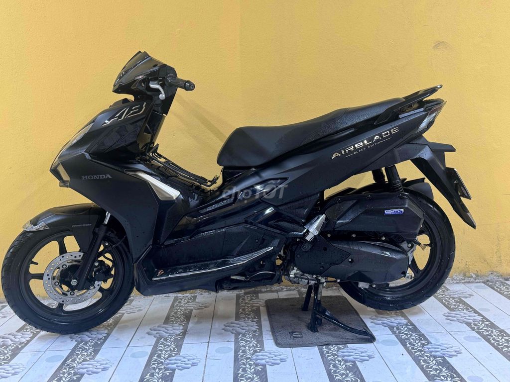 Air Blade 125 2023 чёрный матовый почти новый 43AC-276.08