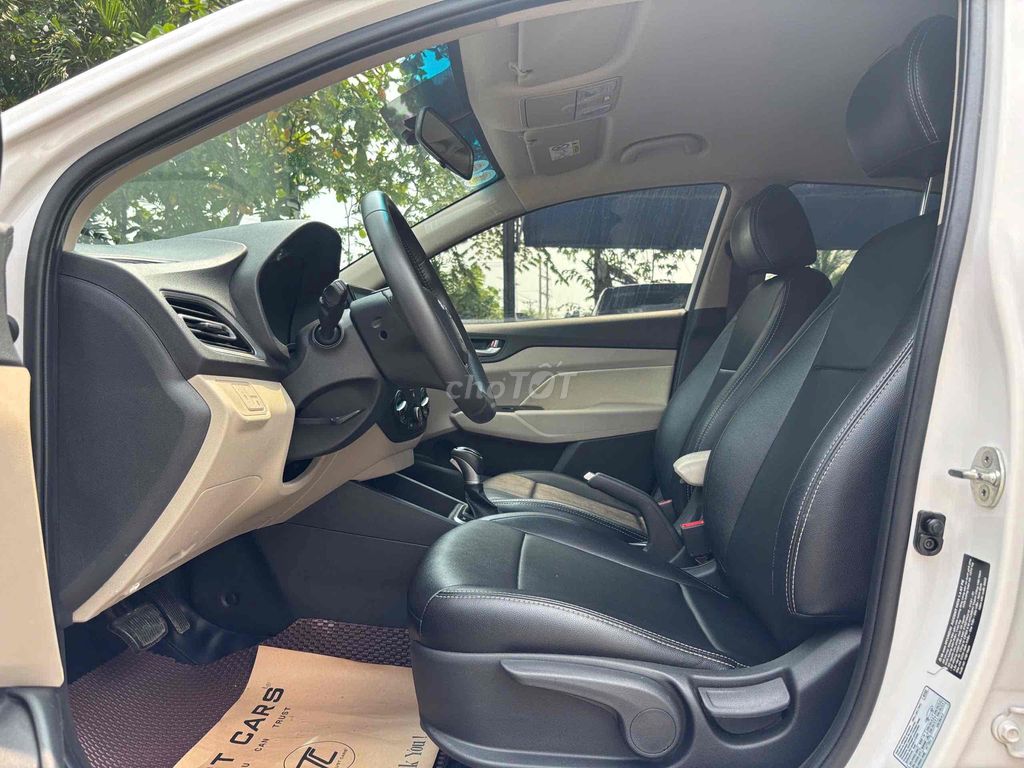 Hyundai Accent 1.4AT - 48.000km. Mua bán Ô tô tại Quận 8 Tp Hồ Chí Minh được đăng bởi Cửa hàng ô tô cũ TRUST CARS hình 8