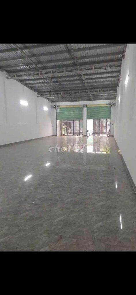 KHO, XƯỞNG SX 240M² SÀN GẠCH MEN, GIÁ 20TR/T NGAY EON TÂN PHÚ