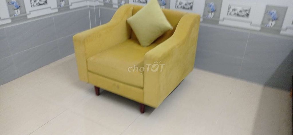 cần thanh lý ghế sofa đơn còn mới 99%