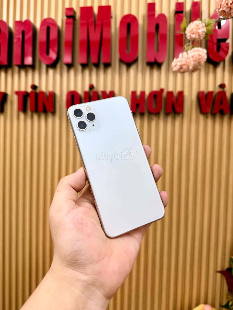 Apple iPhone 11 Pro Max 64GB Bạc. Mua bán Điện thoại tại Quận Đống Đa Hà Nội được đăng bởi  HT Mobie Trả góp nợ xáu bao duyệt hình 1