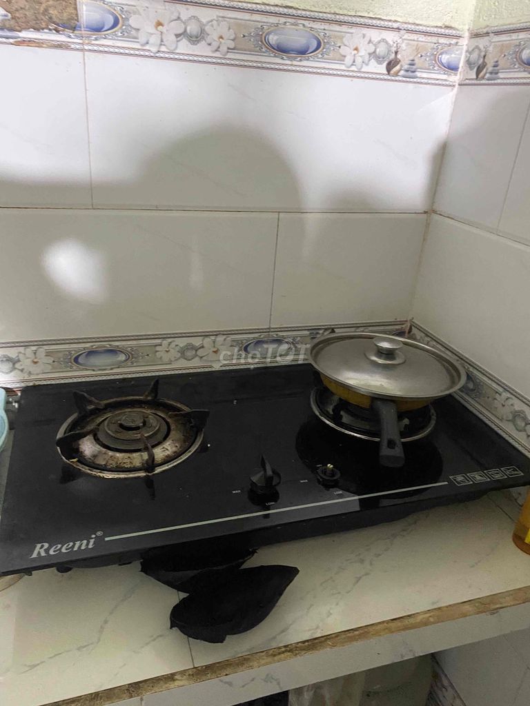Bếp ga Reeni Đen hỏng bếp phải + Bình Gas. Mua bán Bếp, lò, đồ điện nhà bếp tại Huyện Long Thành Đồng Nai được đăng bởi Black Hunter hình 1