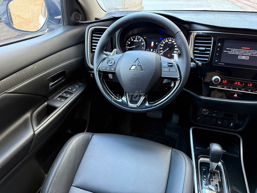 Mitsubishi Outlander Premium 2.0 CVT 2021. Mua bán Ô tô tại Quận Long Biên Hà Nội được đăng bởi PHÚC LÂM  AUTO hình 16