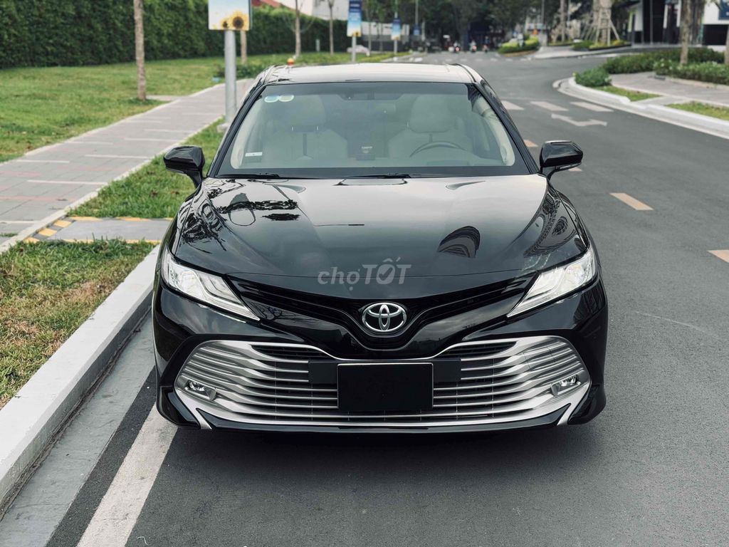 Toyota Camry 2021 2.5Q - 41000 km 1 chủ từ đầu