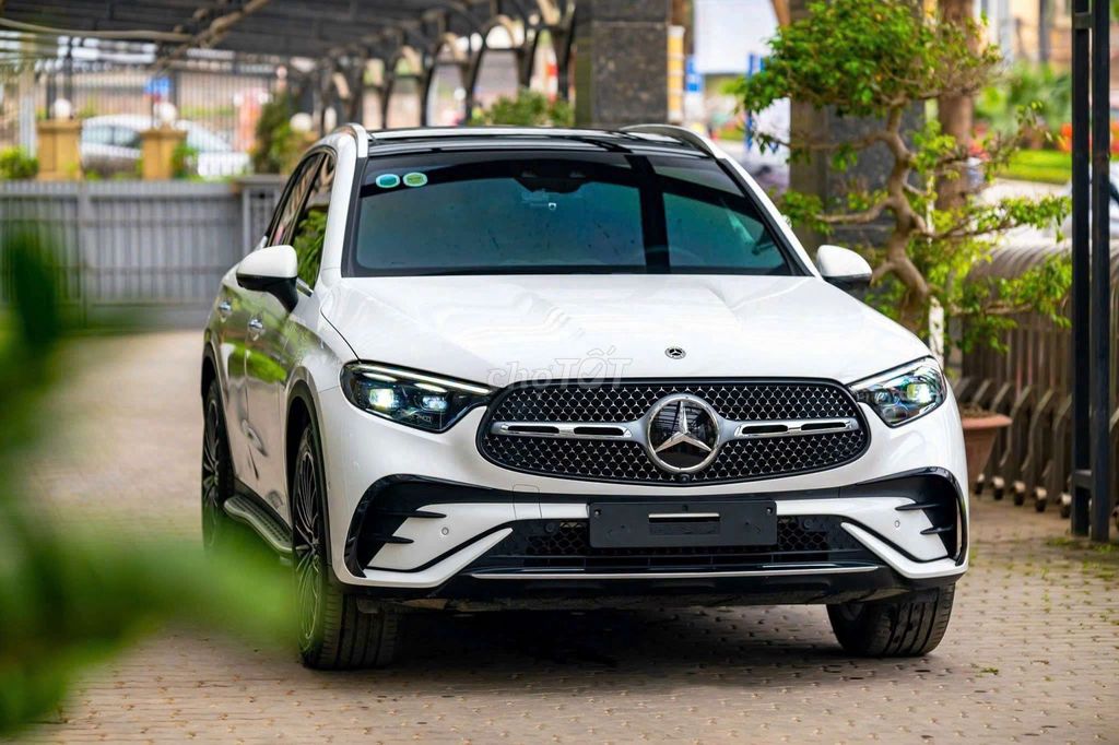 E cần bán Mercedes-Benz GLC300 AMG 4Matic sx 2023. Mua bán Ô tô tại Quận Tây Hồ Hà Nội được đăng bởi NGUYỄN TẢO hình 1