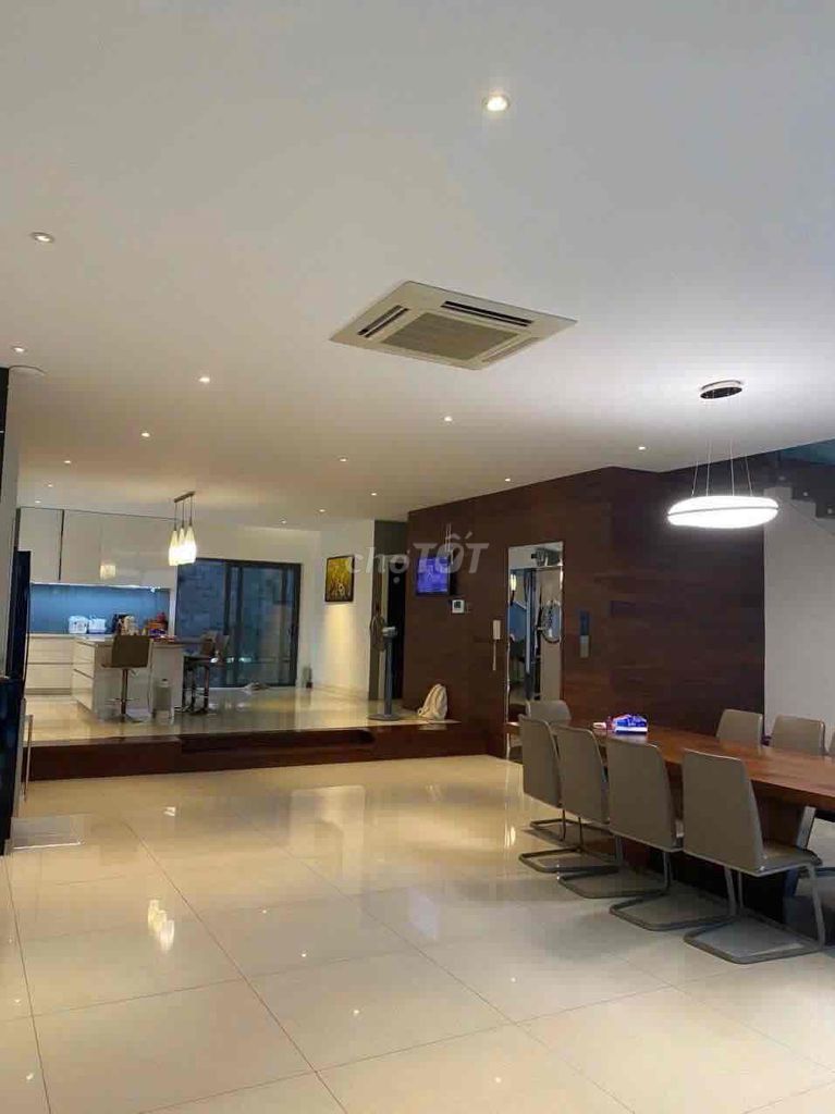 Cho thuê nhà mặt tiền Quận Phú Nhuận – Phù hợp showroom, văn phòng