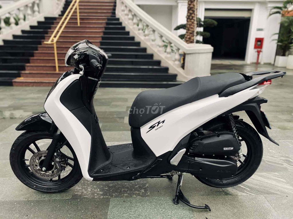 SH 125 máy rin ngon, dọn siêu đẹp. Mua bán Xe máy tại Thành phố Huế Thừa Thiên Huế được đăng bởi Trần Quý hình 4