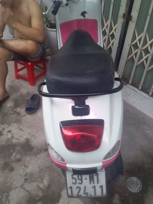 Xe máy Piaggio Vespa màu trắng hồng số tự động. Mua bán Xe máy tại Thành phố Thuận An Bình Dương được đăng bởi Tên chưa cung cấp