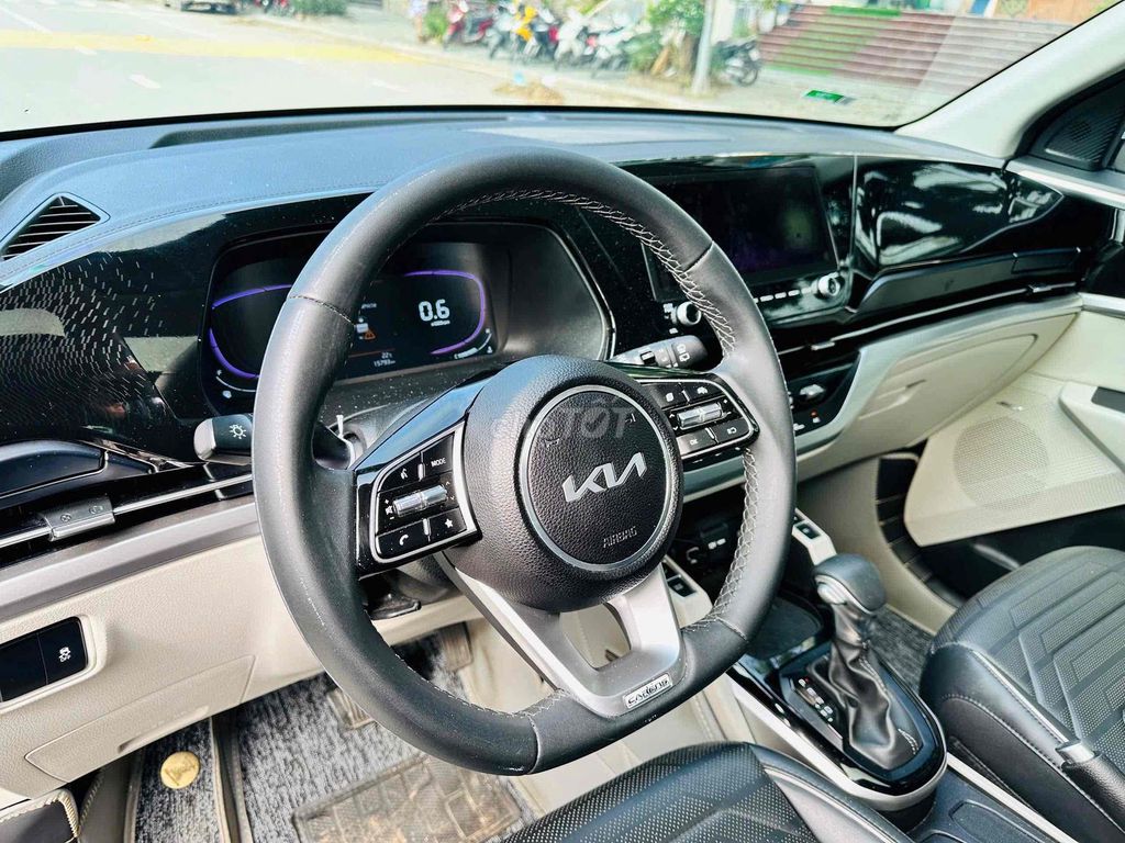 Kia Carent 2025 1.4AT Signature Trắng. Mua bán Ô tô tại Quận Cầu Giấy Hà Nội được đăng bởi Cao Quý hình 9