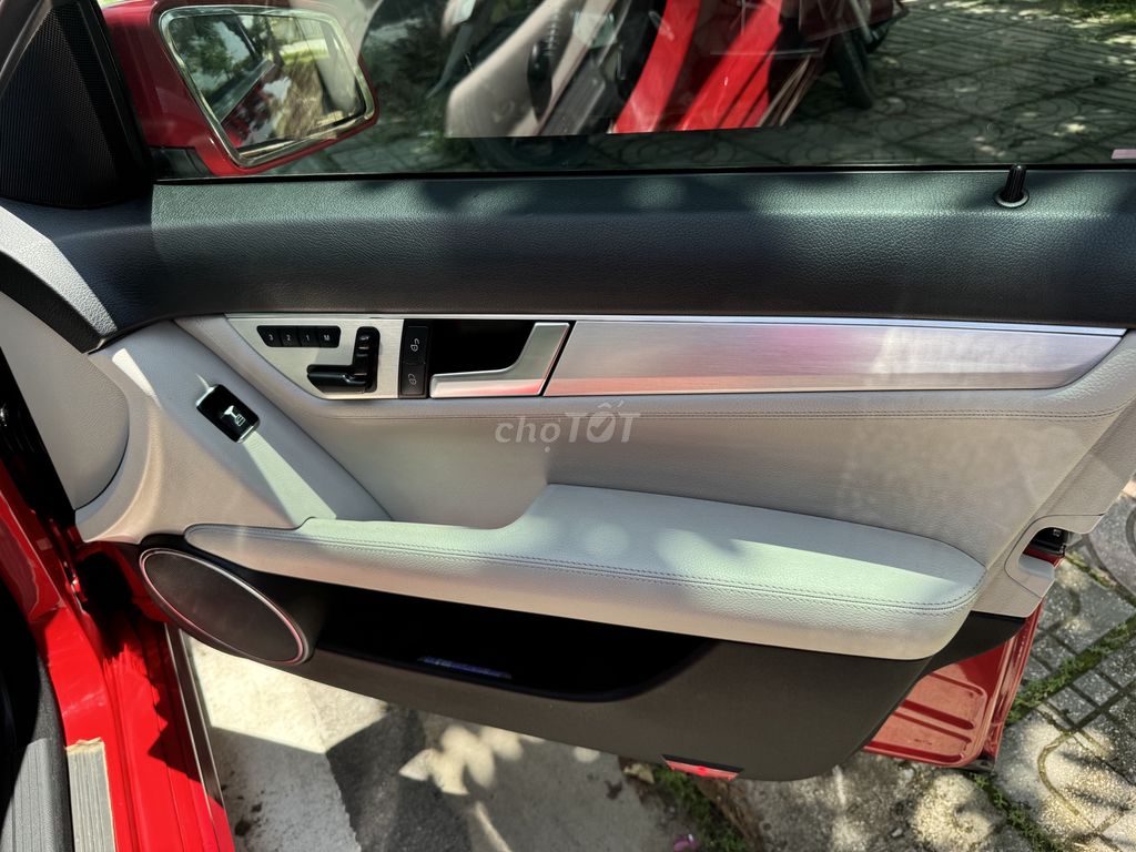 Mercedes Benz C Class 2012 C300 AMG siêu mới. Mua bán Ô tô tại Huyện Mỹ Đức Hà Nội được đăng bởi Mr. Đại mua bán ô tô hình 19