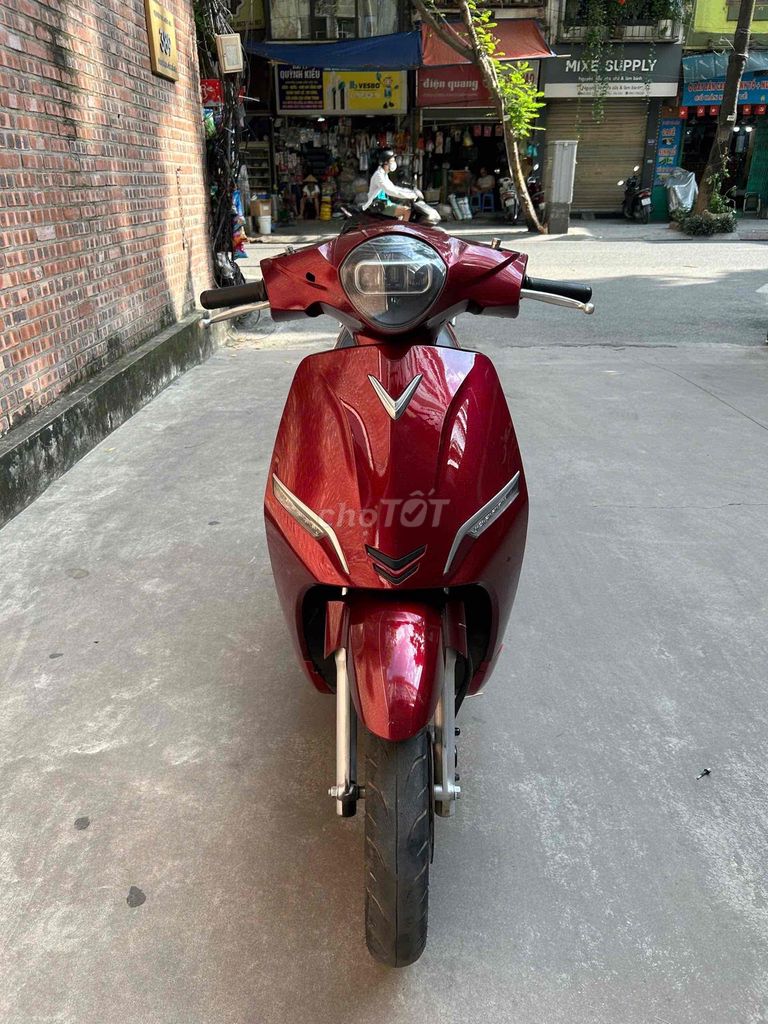 Xe điện VinFast Feliz đỏ